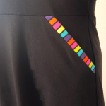 Plus size kjole - Akiko Black Rainbow fra Amamiko