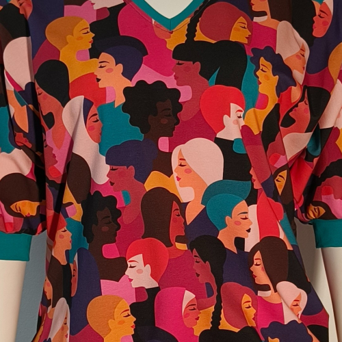 Botan Bluse - Diversity. Løstsiddende plus size bluse fra Amamiko