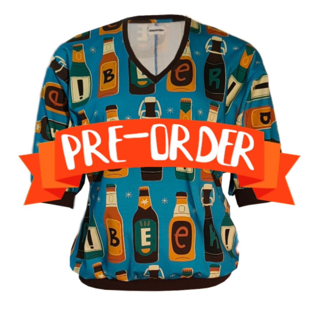 Botan Bluse - Beer Me!. Løstsiddende plus size bluse fra Amamiko