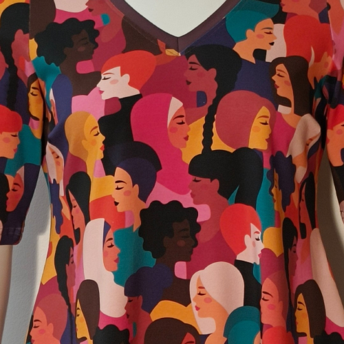 Sakura Bluse - Diversity. Bluse med A-form fra Amamiko