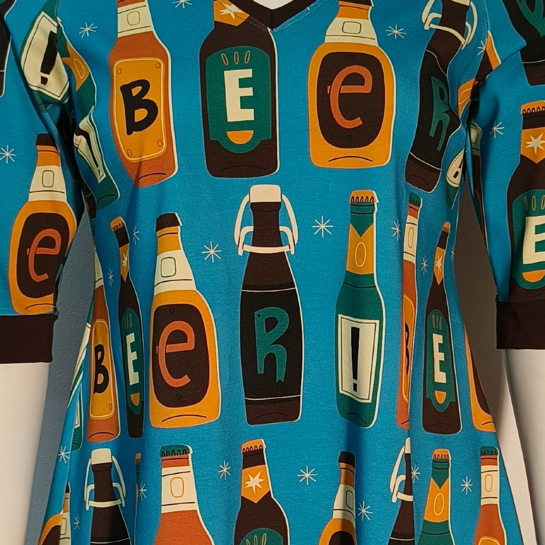 Sakura Bluse - Beer Me!. Bluse med A-form fra Amamiko