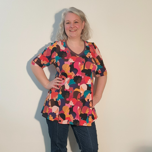 Sakura Bluse - Diversity. Bluse med A-form fra Amamiko