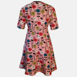Ama Soft Pink Flower – Blomstrende power og feminin retro-charme. En kjole fra Amamiko
