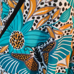 Ama Turquoise Butterfly – Et vingesus af turkis elegance. En kjole fra Amamiko