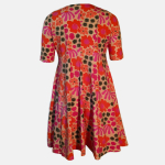 Amamiko kjolen: Emi Pink Floral – En blomstrende drøm med perfekt pasform