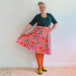Kobe Pink Floral – En blomstrende retro-drøm af en nederdel fra Amamiko