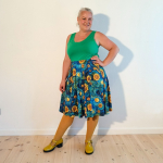 Kobe Blue Sunflower – nederdelen, der spreder ren glæde og tilfører et betagende kunstnerisk udtryk til dit outfit.